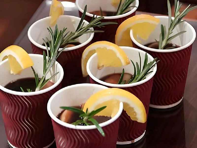 Mulled wine cups